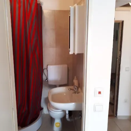 Dejan Apartment4-top Centar Apartmán *