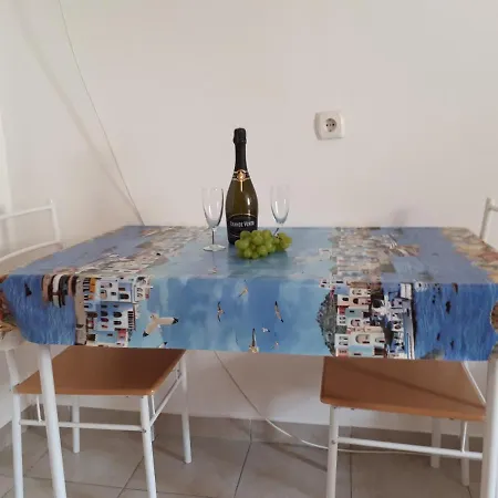 Dejan Apartment4-top Centar Apartmán *